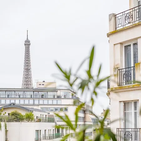 Veeve - A Sophisticated Spectacle Parigi